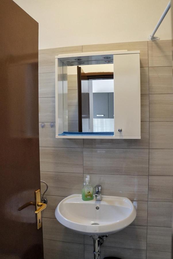 Apartmani Vesna ซัมบราทิยา ภายนอก รูปภาพ